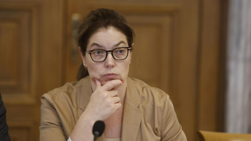 Има достатъчно газ за зимния сезон, успокоява министър Петрова